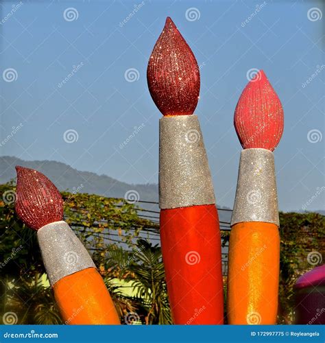 Giant Paintbrush Sculptures Stock Image - Image of exhibit, closeup ...