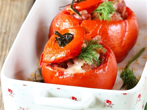 Tomates farcies au fromage de chèvre façon campagnarde : Recette de ...