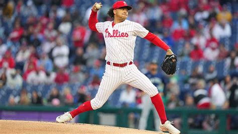 Taijuan Walker exits Phillies game vs. Mariners with forearm injury ...