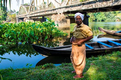 How To Explore the Kerala Backwaters on a Budget