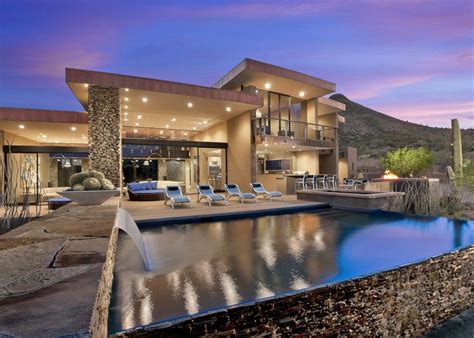 Spectacular contemporary dream home immersed in the Arizona desert ...