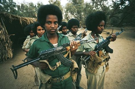 fotojournalismus: “ Eritrea, 1978. [Credit : Ara Güler] ” Women Freedom ...