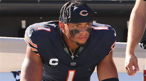 Bears Receive Troubling Justin Fields Injury Update After MRI