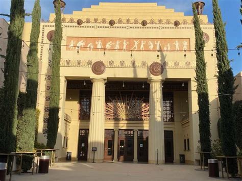 #114: Alex Theatre (Glendale) - Etan Does LA