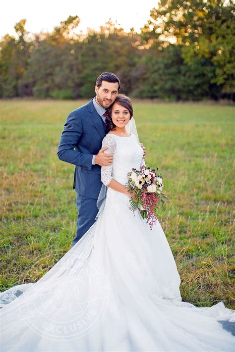 Jessa Seewald Played Matchmaker for Jinger Duggar and Jeremy Vuolo | Modest wedding dresses ...