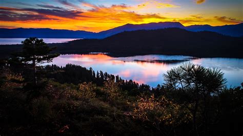 Early Autumn Sunrise Over Fallen Leaf Lake | South lake tahoe, Lake, Tahoe