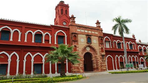 100 Years of Aligarh Muslim University, Time capsule to be buried on ...