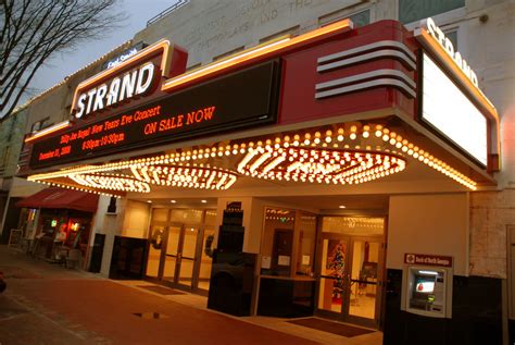 Earl and Rachel Smith Strand Theatre | Explore Georgia