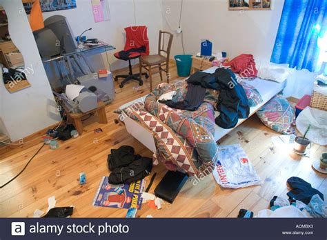 Messy Bedroom Boys Stock Photos & Messy Bedroom Boys Stock Images - Alamy