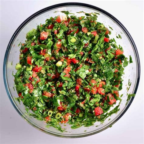 Traditional Tabbouleh Salad (Tabouli Salad) - Alphafoodie