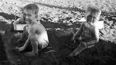 Memories of Wittenoom, a once-thriving but asbestos-riddled town that led to more than 1,000 ...