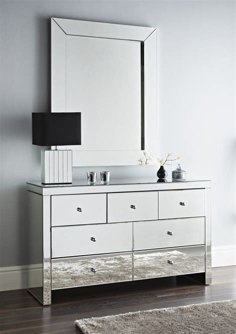 Mirrored 3 over 4 Chest of 7 Drawers - Niches