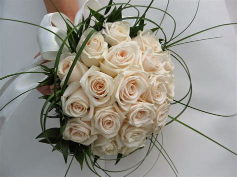 Choosing Your Wedding Flowers - Flower With Styles