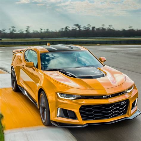 First Full Look at New Bumblebee Camaro for Transformers 5 - CAMARO6 ...