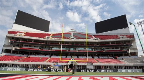 Where to park, tailgate at Louisville football's Cardinal Stadium