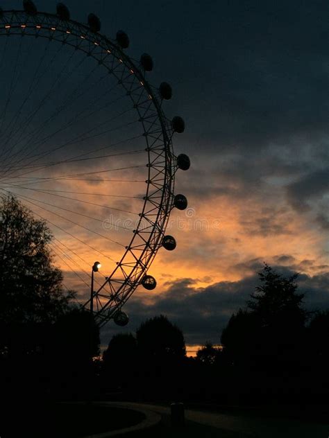 London eye sunset editorial stock image. Image of london - 162401534