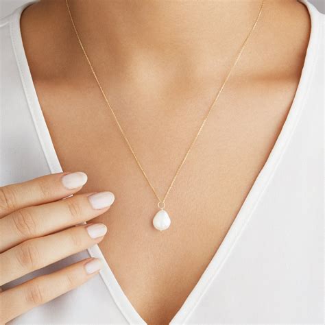 Gold Large Single Pearl Necklace – Lily & Roo