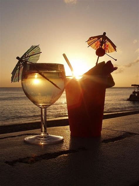 Cocktails in the Sunset | Drinks, Beach photography poses, Sunset