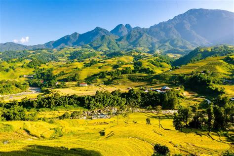 Fansipan Cable Car Is Ticket Counter For Flying Sapa Panorama Tours