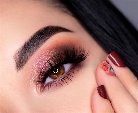 fall burgundy eyeshadow | Burgundy eye makeup, Burgundy makeup, Burgundy eyeshadow