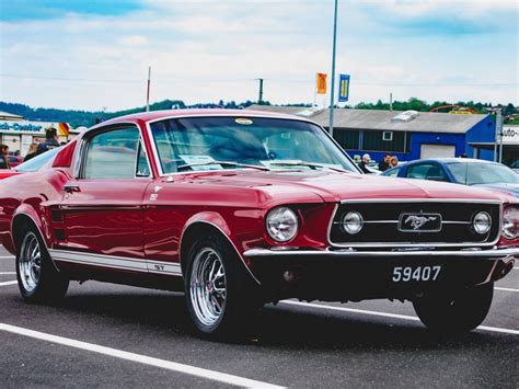 Red Classic Mustang Wallpaper