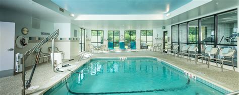 Hotels in Bangor, Maine with Indoor Pool | Courtyard Bangor