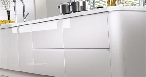 Guide to High Gloss White Kitchen Doors - Kitchen Warehouse