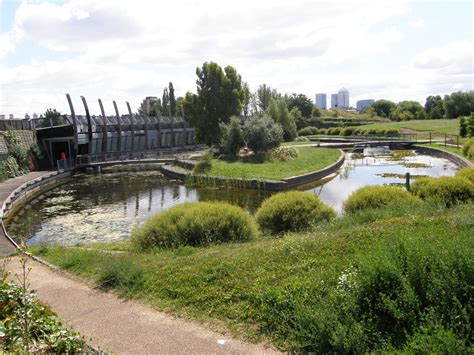 Mile End Park - A Picture from Liverpool Street to Leytonstone, Central - Tubewalker: The Tube ...