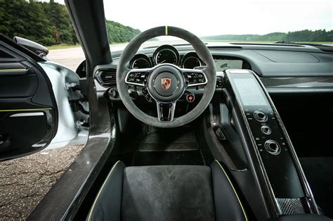 Porsche 918 Spyder Interior