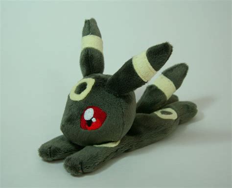 Umbreon by Yukamina-Plushies.deviantart.com on @DeviantArt Charmander Plush, Umbreon, Video Game ...