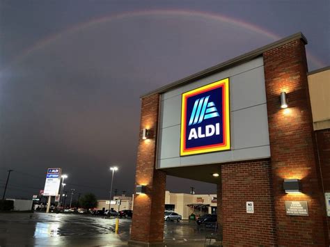 Aldi, Aldi Grocery Store entrance. | Store entrance, Aldi grocery store ...