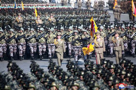 N.Korea celebrates army anniversary with military parade [PHOTOS]