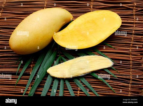 Thai mango, Nam dok mai, Thailand Stock Photo - Alamy