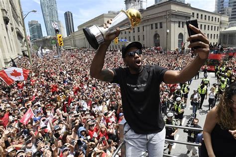 ‘One team, one country’: Toronto Raptors named Canadian Press team of ...