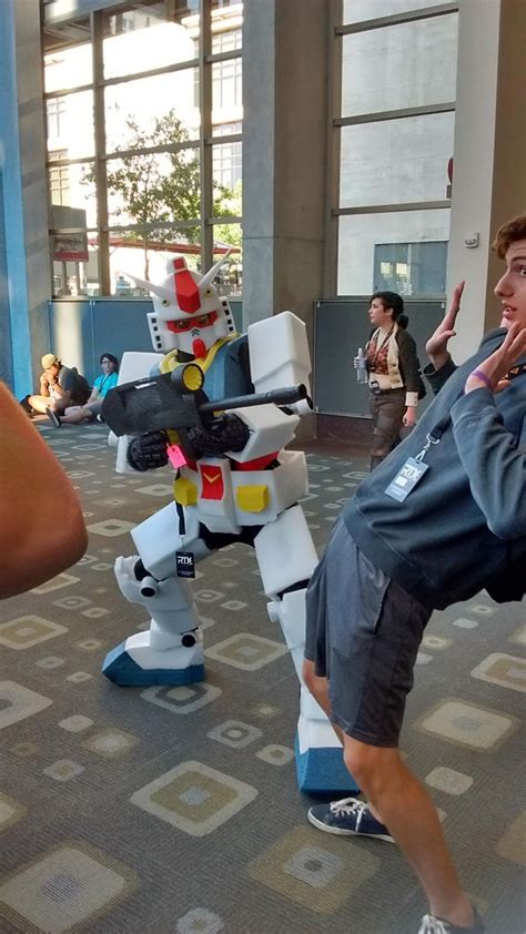 Awesome gundam cosplay from RTX 2015 : r/Gundam