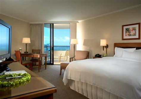 Photos and Video of the Moana Surfrider, A Westin Resort & Spa