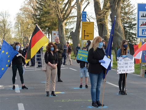 Hundreds Protest Against Lockdown at German-Polish Border - SchengenVisaInfo.com