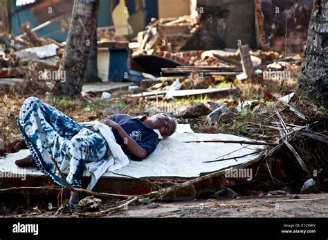 Tsunami Sri Lanka High Resolution Stock Photography and Images - Alamy