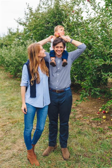 APPLE PICKING AT LYMAN ORCHARDS | Design Darling