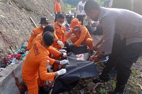 18 dead in overloaded truck crash in Indonesia’s West Papua - Patabook News