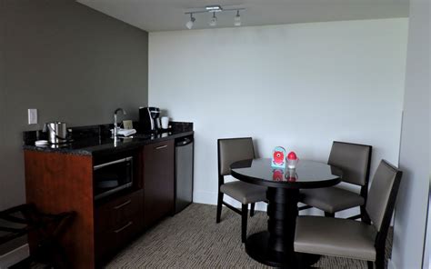 Victoria BC's DoubleTree Hotel: Fresh and Modern Family Accommodations - wildtalesof.com