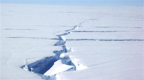 Biggest iceberg in 50 years breaks off Antarctica's Amery ice shelf