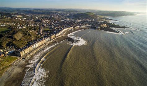 Aberystwyth | North Beach & Promenade - Aberystwyth - Visit Mid Wales