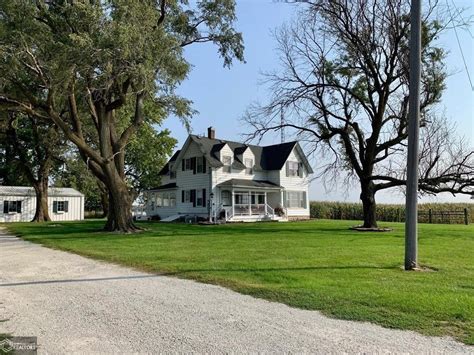 c.1905 Iowa Farm House For Sale on 2.3 Secluded Acres Creston IA ...