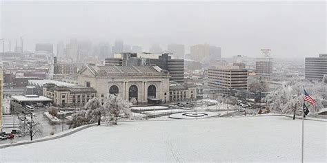 GoTreads Battle 16 inches of Snow in Kansas City – GoTreads Traction Tool