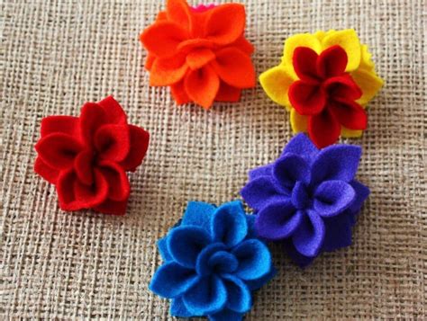 4 Ways to Make Felt Flowers With Easy Tutorials | Fabric flowers diy ...