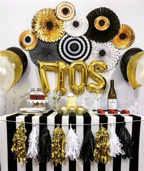 9 Top New Years Eve Decor Ideas For Home Decor | New years eve decorations, Graduation party ...