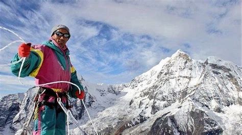 Pria Asal Nepal Pecahkan Rekor Terbanyak Mendaki Gunung Everest - ERA.ID