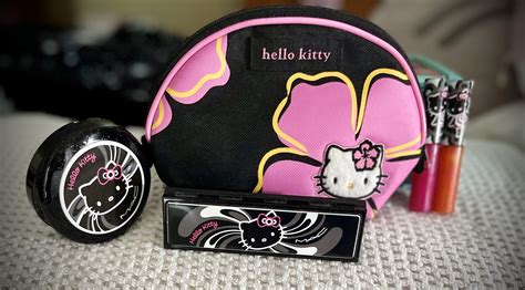 Vintage Sanrio Hello Kitty 2003 Cosmetic Bag & 2008 Sanrio Hello Kitty ...