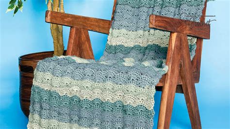 Crochet Wavy Afghan Pattern + Tutorial | The Crochet Crowd